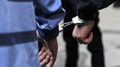 دستنبد پلیس بر دستان سارق به عنف منزل و کشف طلاجات مسروقه در هرمزگان