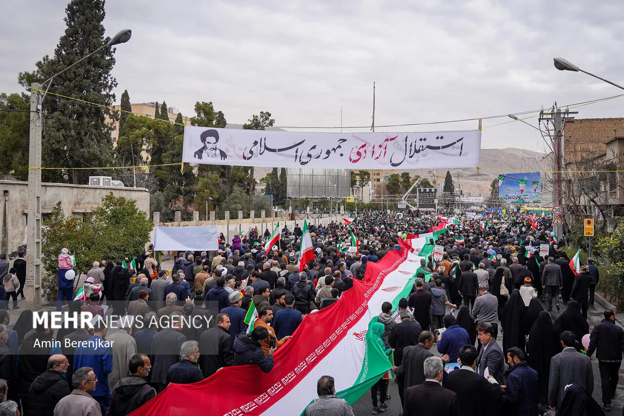 خواب آشفته دولتمردان آمریکا در اختلاف میان ملت و مسئولان ایران اسلامی محقق نخواهد شد