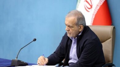 جشنواره کتاب رشد زمینه را برای دستیابی به ایرانی آباد فراهم کند